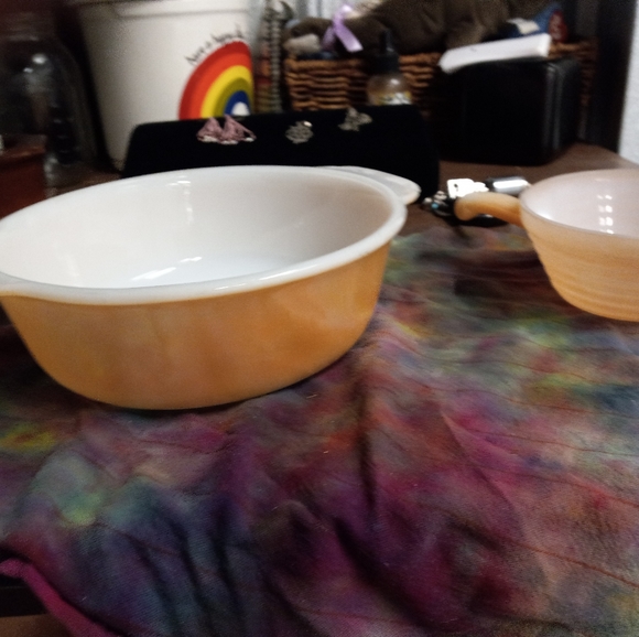 Fire King Peach Lustre Chili Bowls & 1 1/2 Qt. Dish - Picture 13 of 13